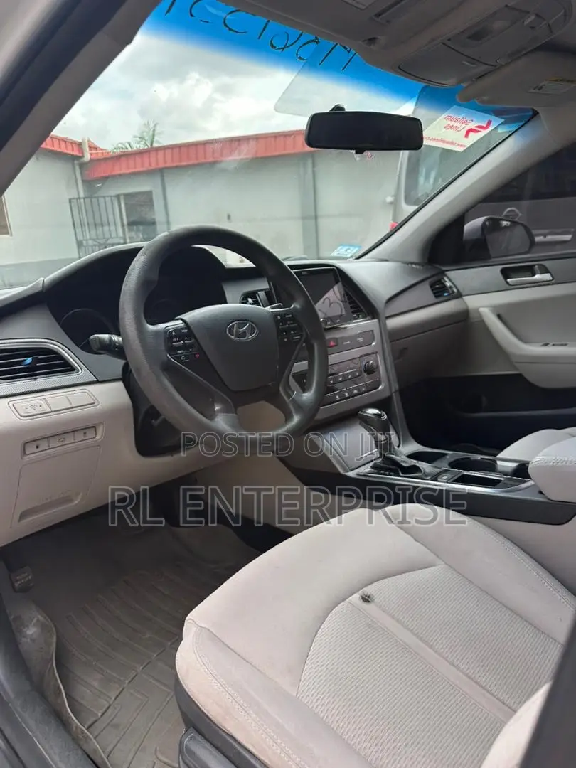 Hyundai Sonata Base Sedan FWD (2.4L 4cyl 6A) 2016 White