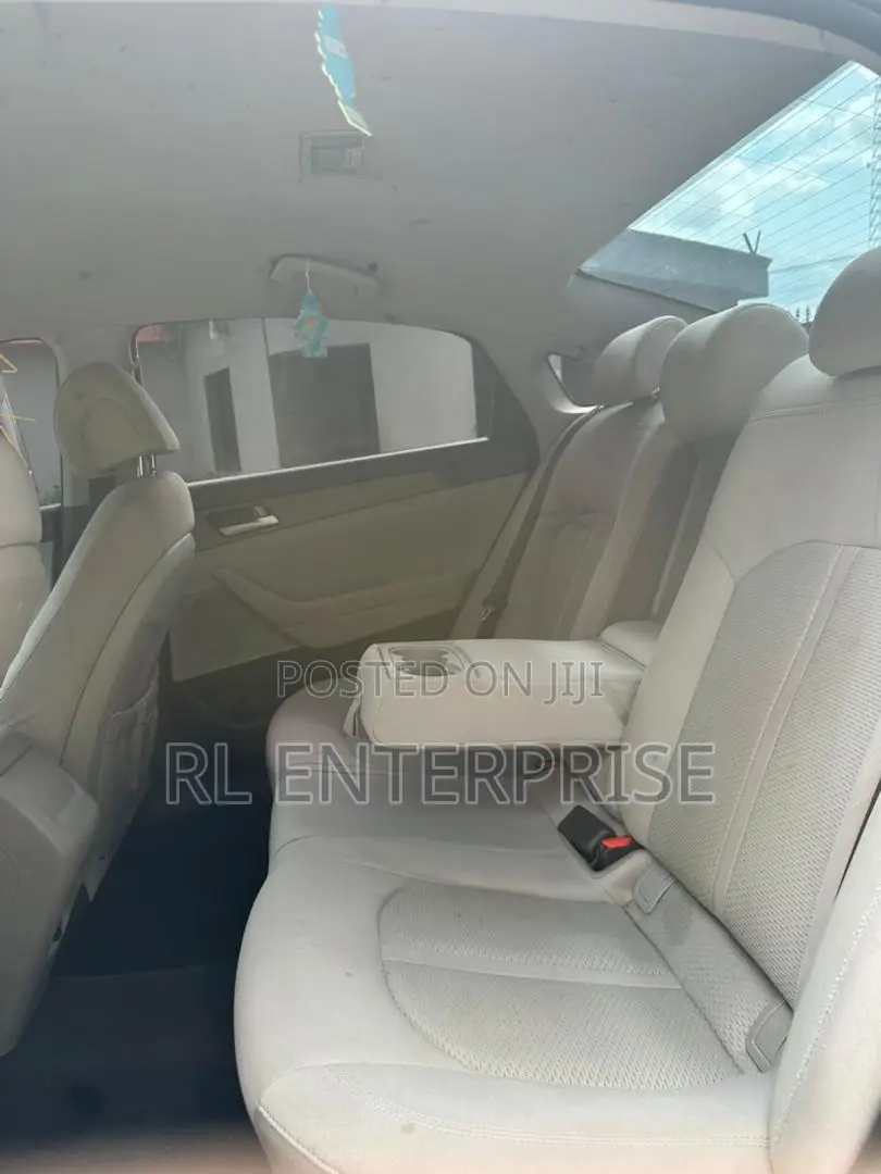 Hyundai Sonata Base Sedan FWD (2.4L 4cyl 6A) 2016 White