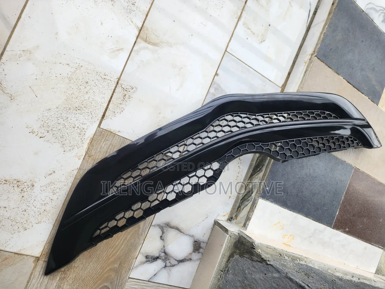 Front Grill Toyota Yaris 2008