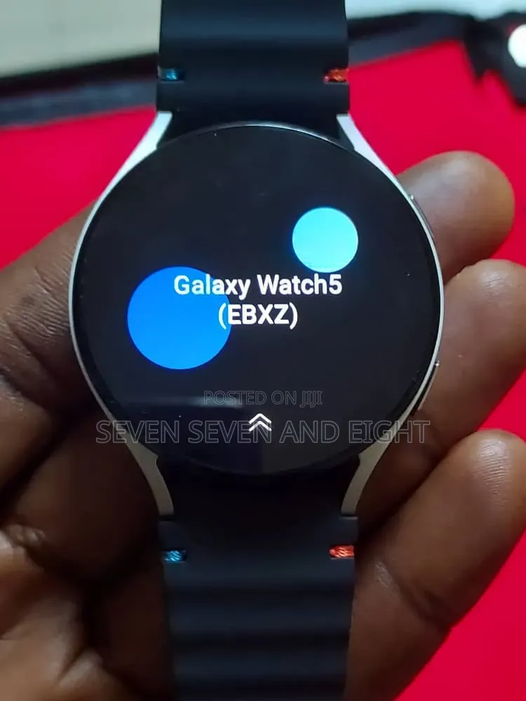 Like New Samsung Galaxy Watch 5 44mm Bt + Charger