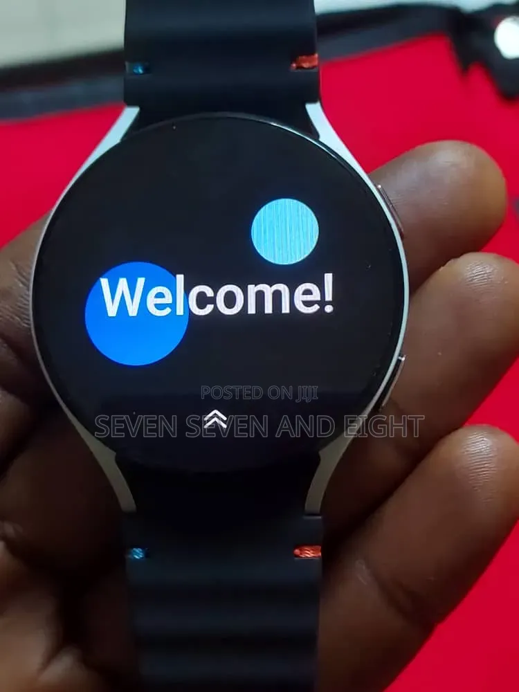 Like New Samsung Galaxy Watch 5 44mm Bt + Charger