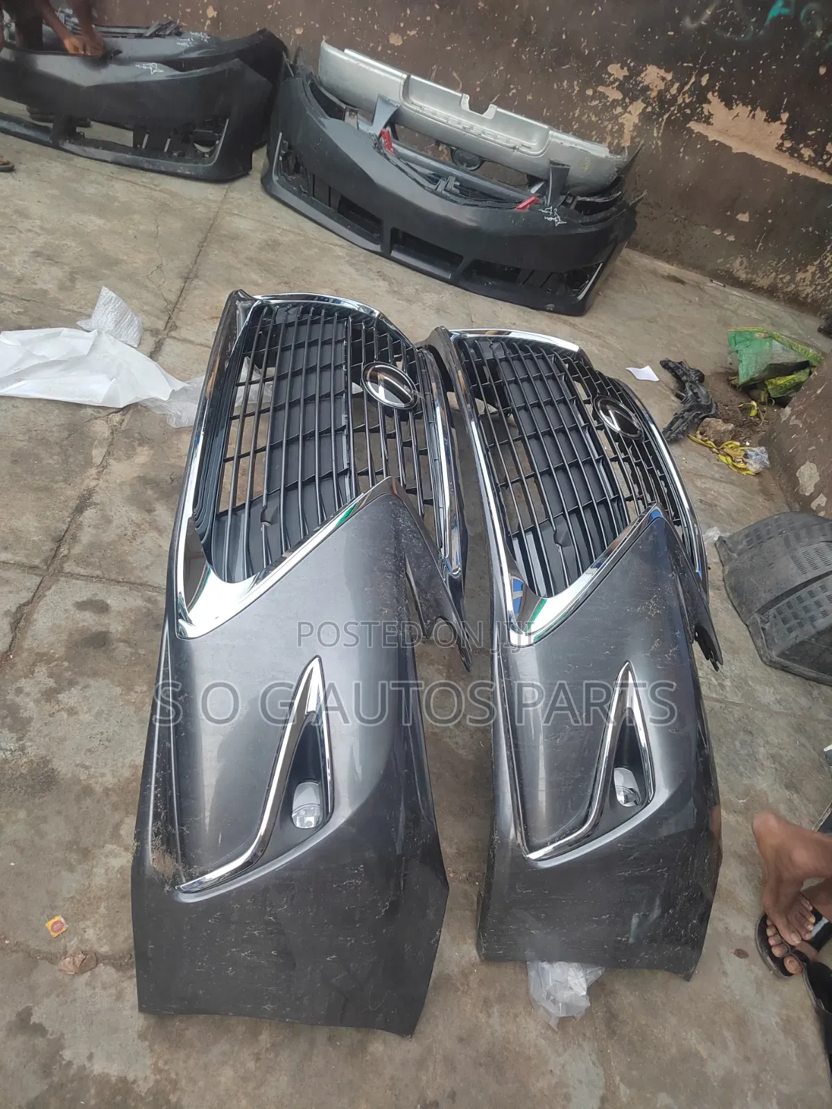 Complete Front Bumper Es350 2017