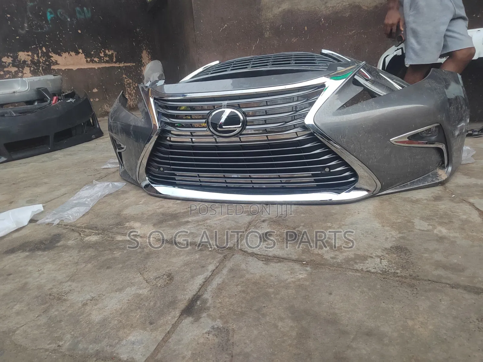 Complete Front Bumper Es350 2017