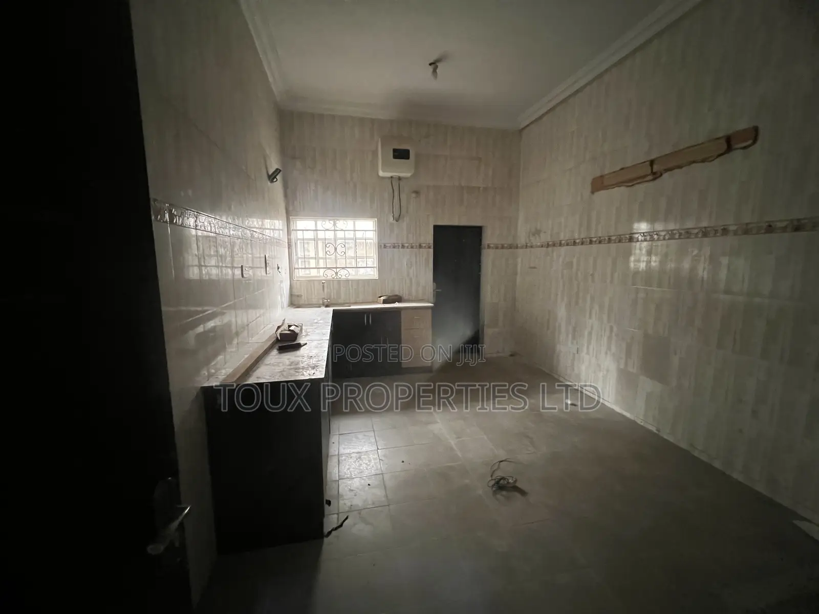 18bdrm Block of Flats in Garki 2 for rent