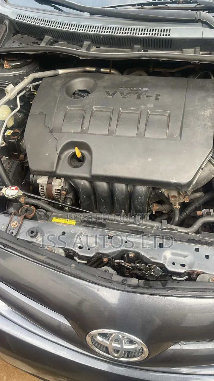 Toyota Corolla LE 4dr Sedan (1.8L 4cyl 4A) 2012 Gray