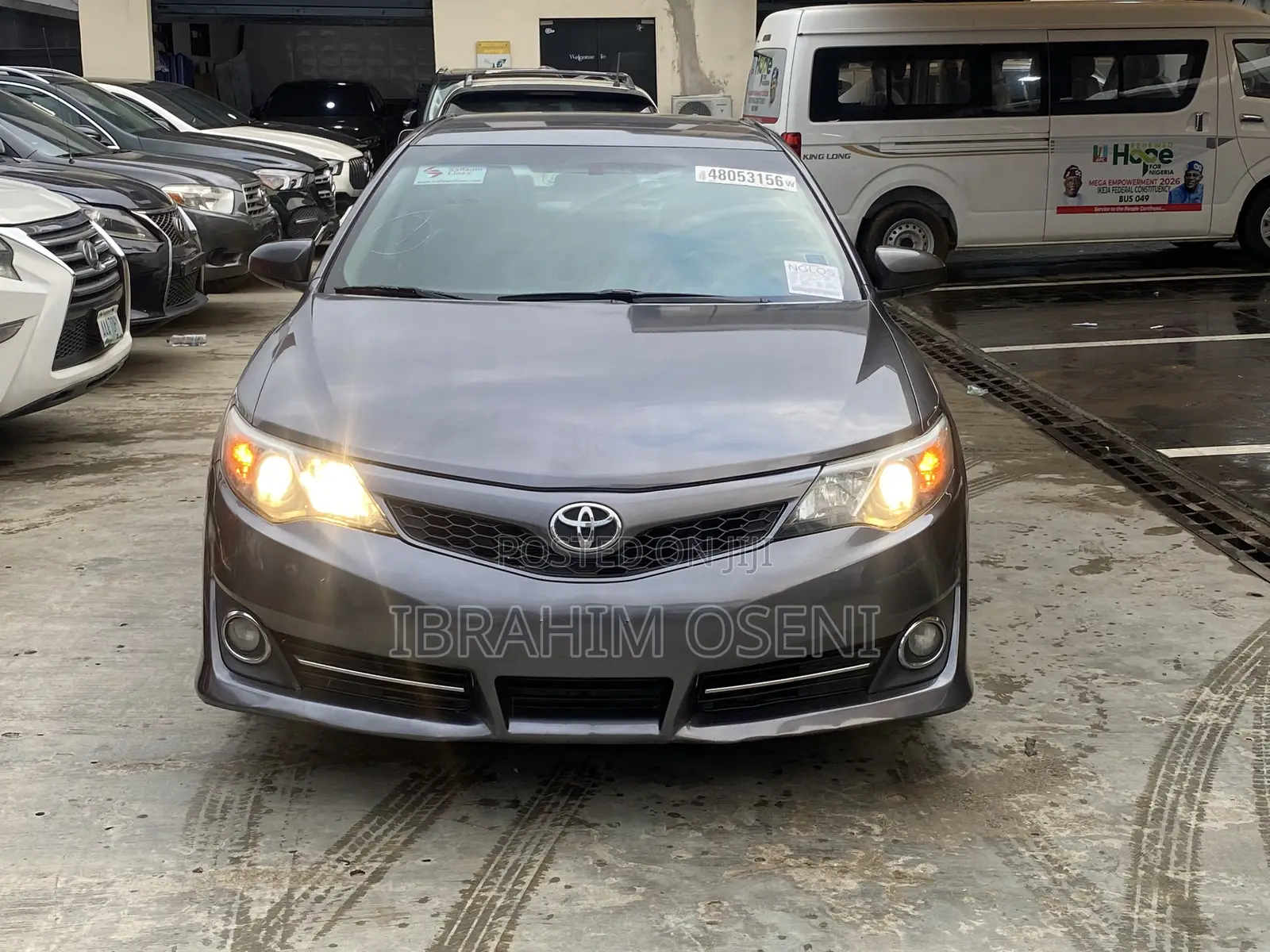Toyota Camry SE Sport 4dr Sedan w/Prod. End 11/13 (2.5L 4cyl 6A) 2014