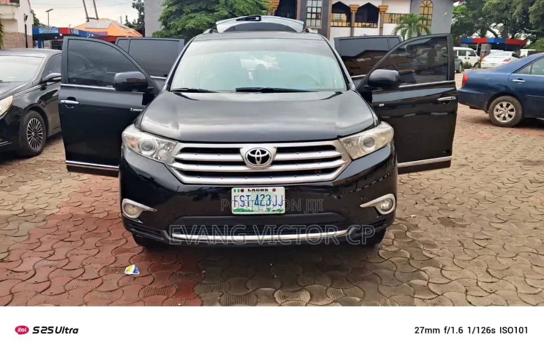 Toyota Highlander Limited 3.5L 2WD 2013 Black
