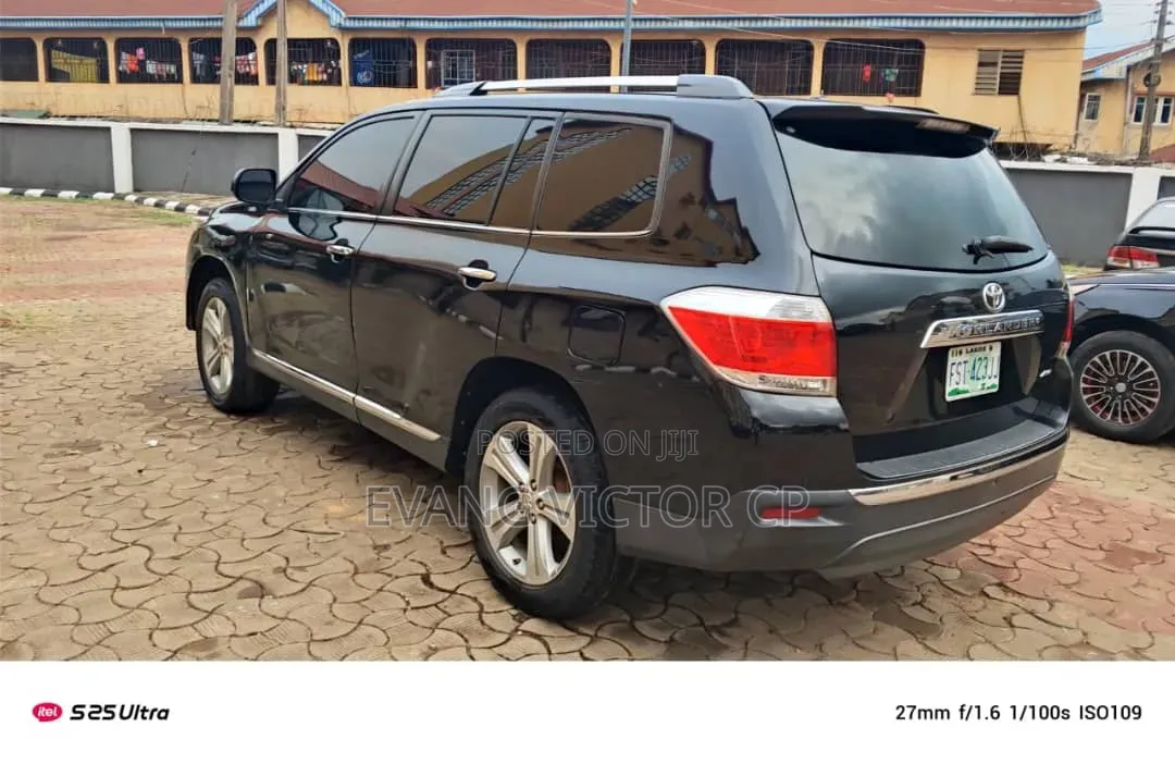 Toyota Highlander Limited 3.5L 2WD 2013 Black