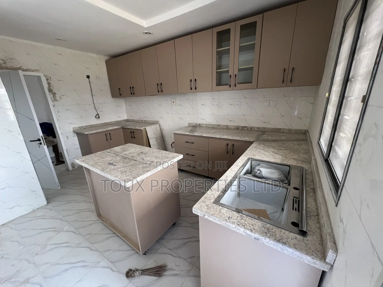 3bdrm Block of Flats in Kubwa for sale