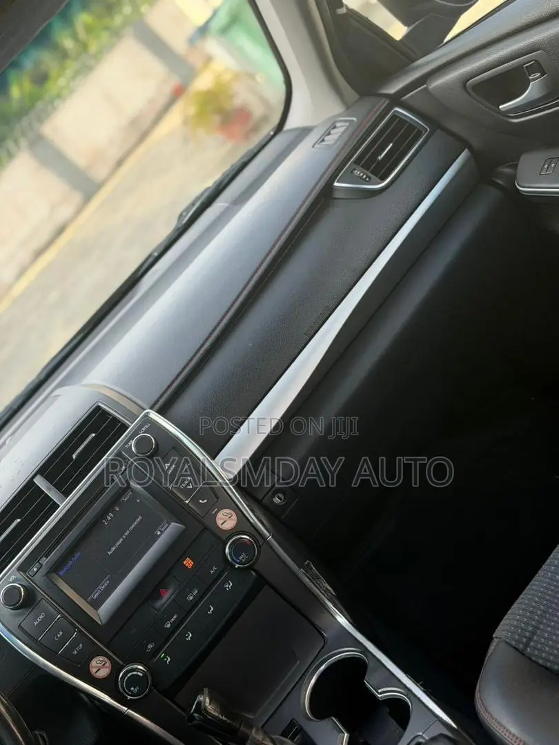 Toyota Camry SE 4dr Sedan (2.5L 4cyl 6A) 2015 Black