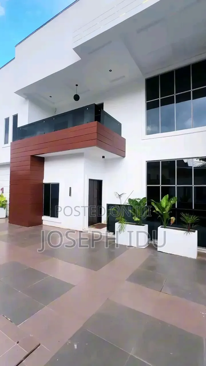 5bdrm Duplex in Wtc Estate Enugu for sale