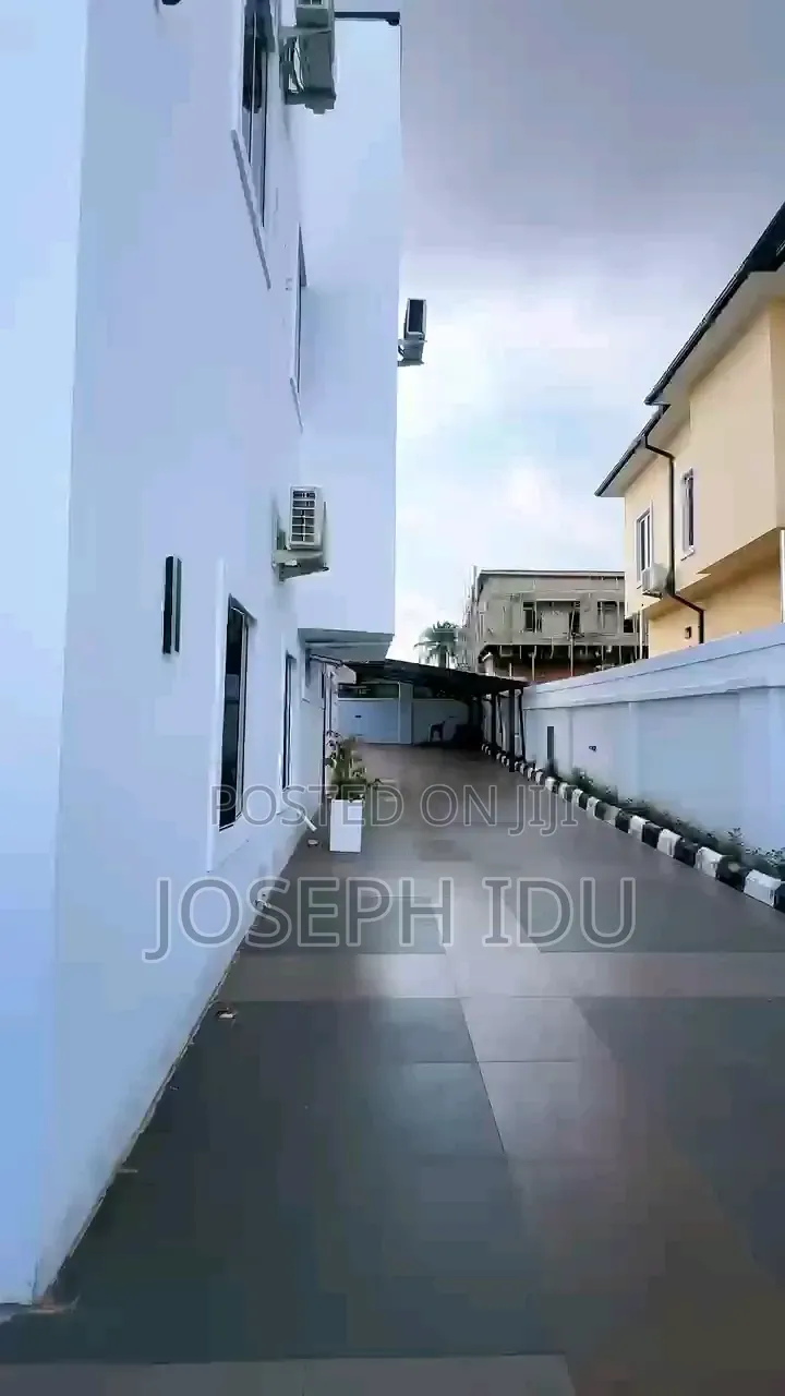 5bdrm Duplex in Wtc Estate Enugu for sale
