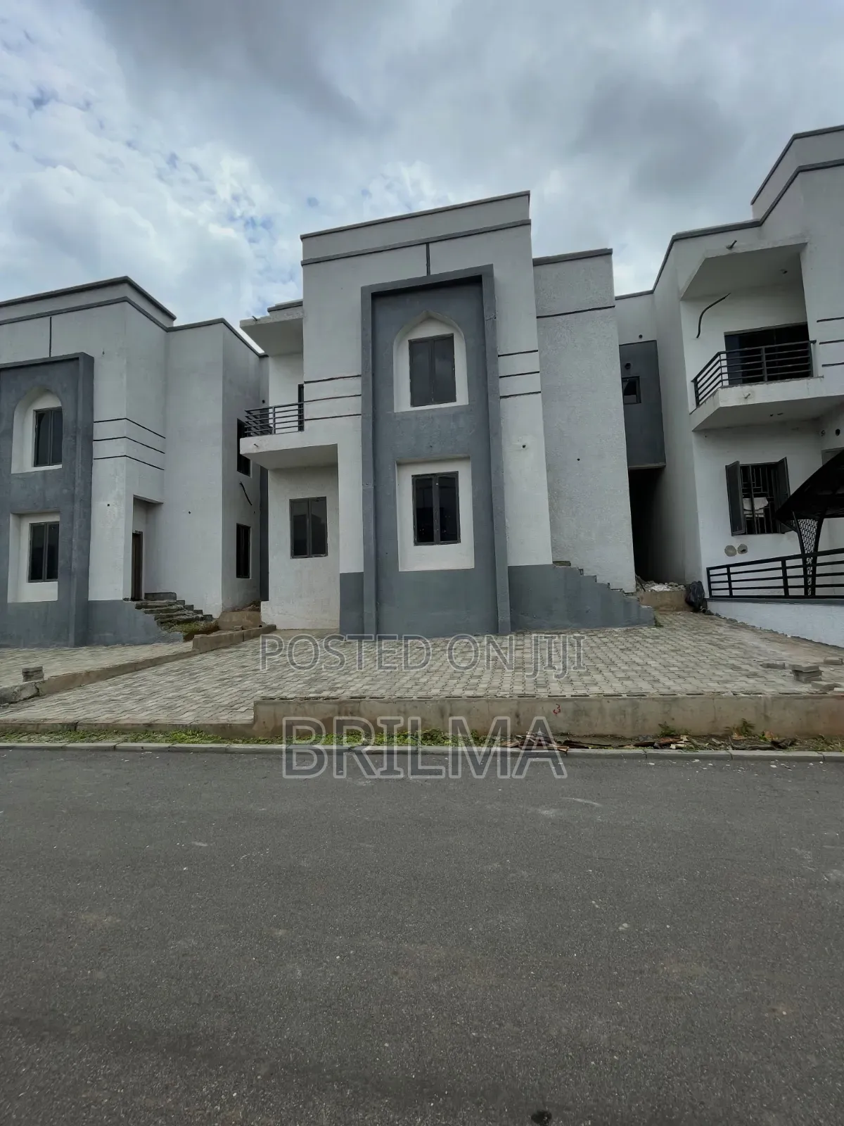 4bdrm Duplex in Galadimawa for sale