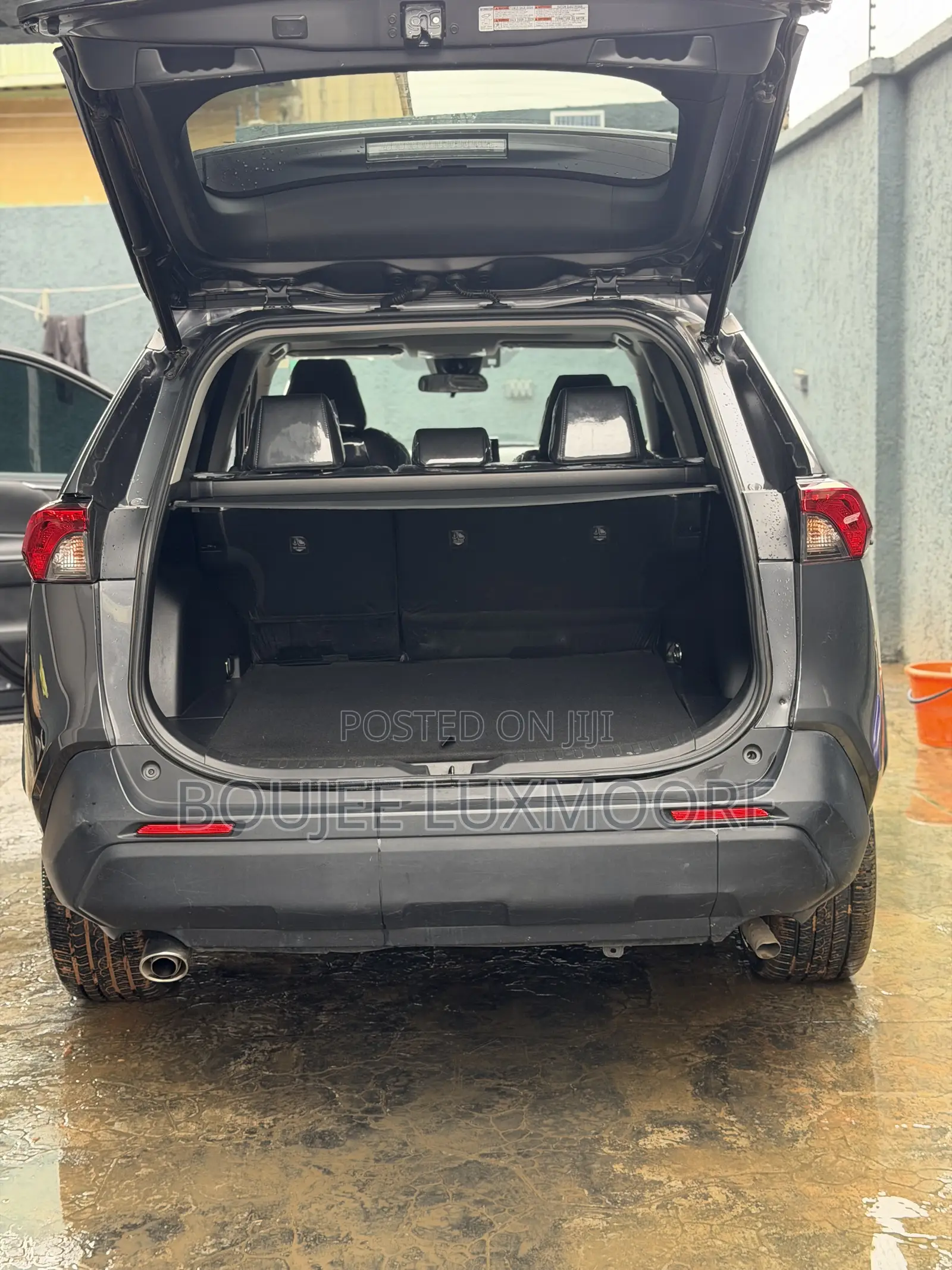 Toyota RAV4 XLE AWD 2020 Gray