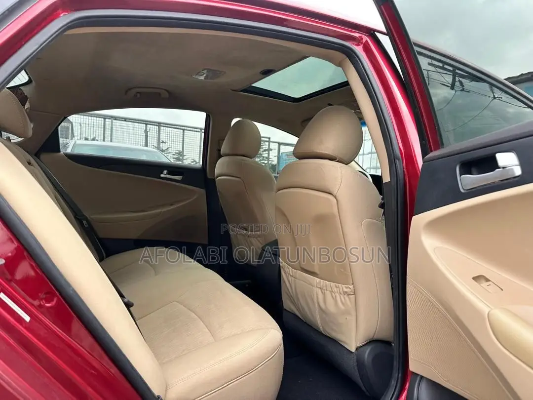 Hyundai Sonata Limited 2.0T Sedan (2.0L 4cyl 6A) 2011 Red