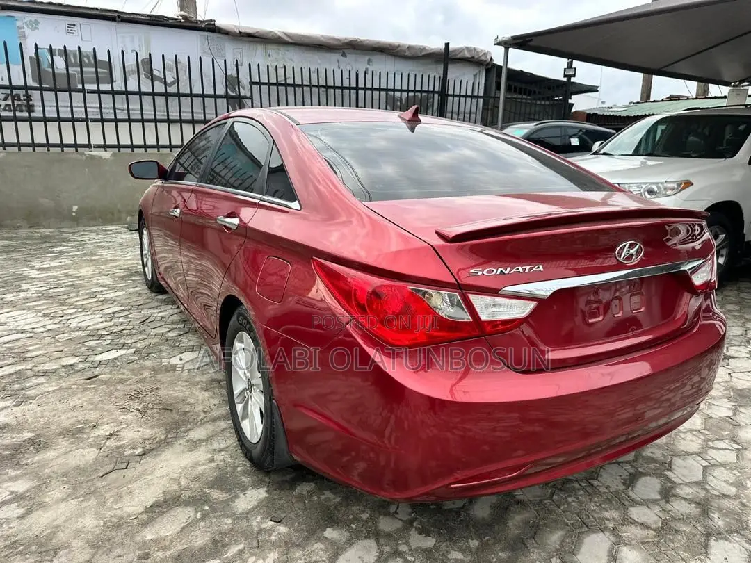 Hyundai Sonata Limited 2.0T Sedan (2.0L 4cyl 6A) 2011 Red