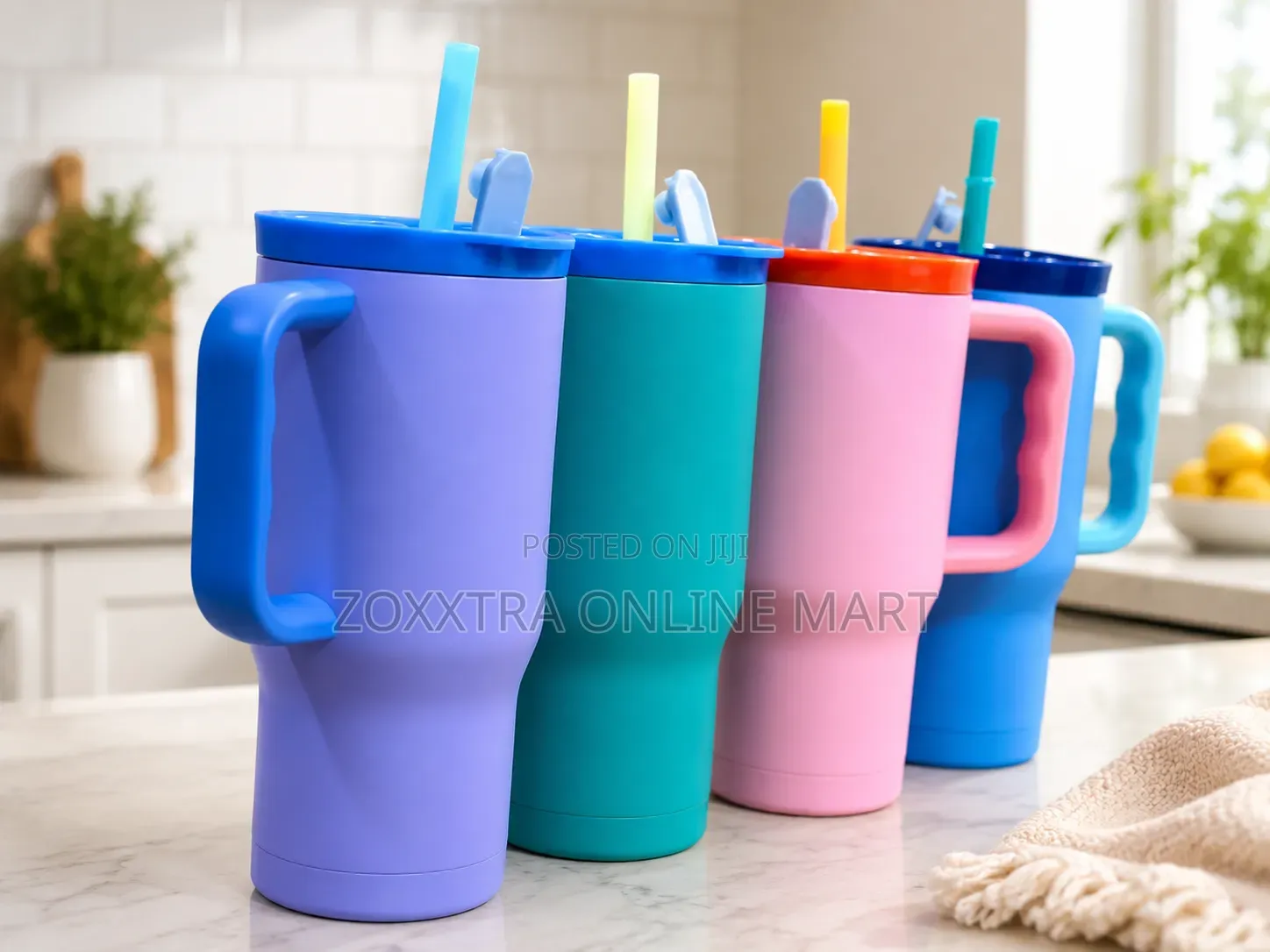 700ml Handled Tumbler Cup With Straw