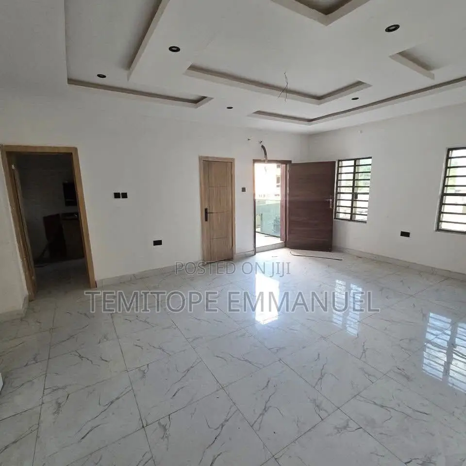 Furnished 3bdrm Apartment in Yaba for sale