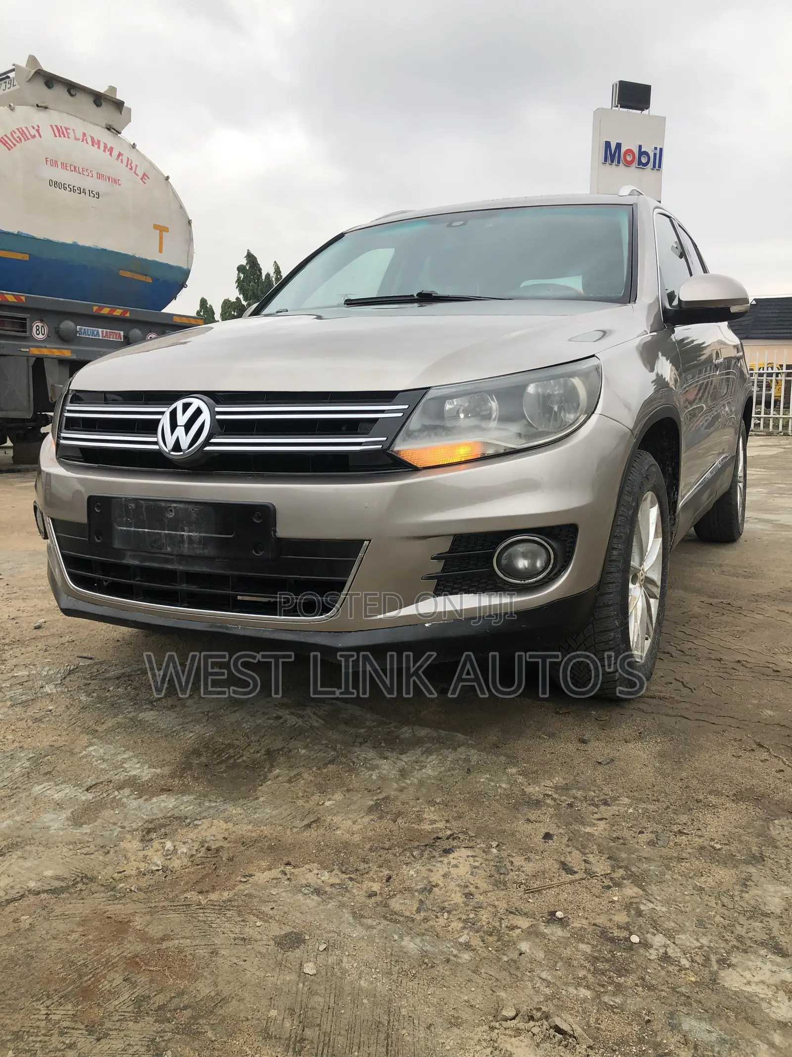 Volkswagen Tiguan S with Sunroof 2013