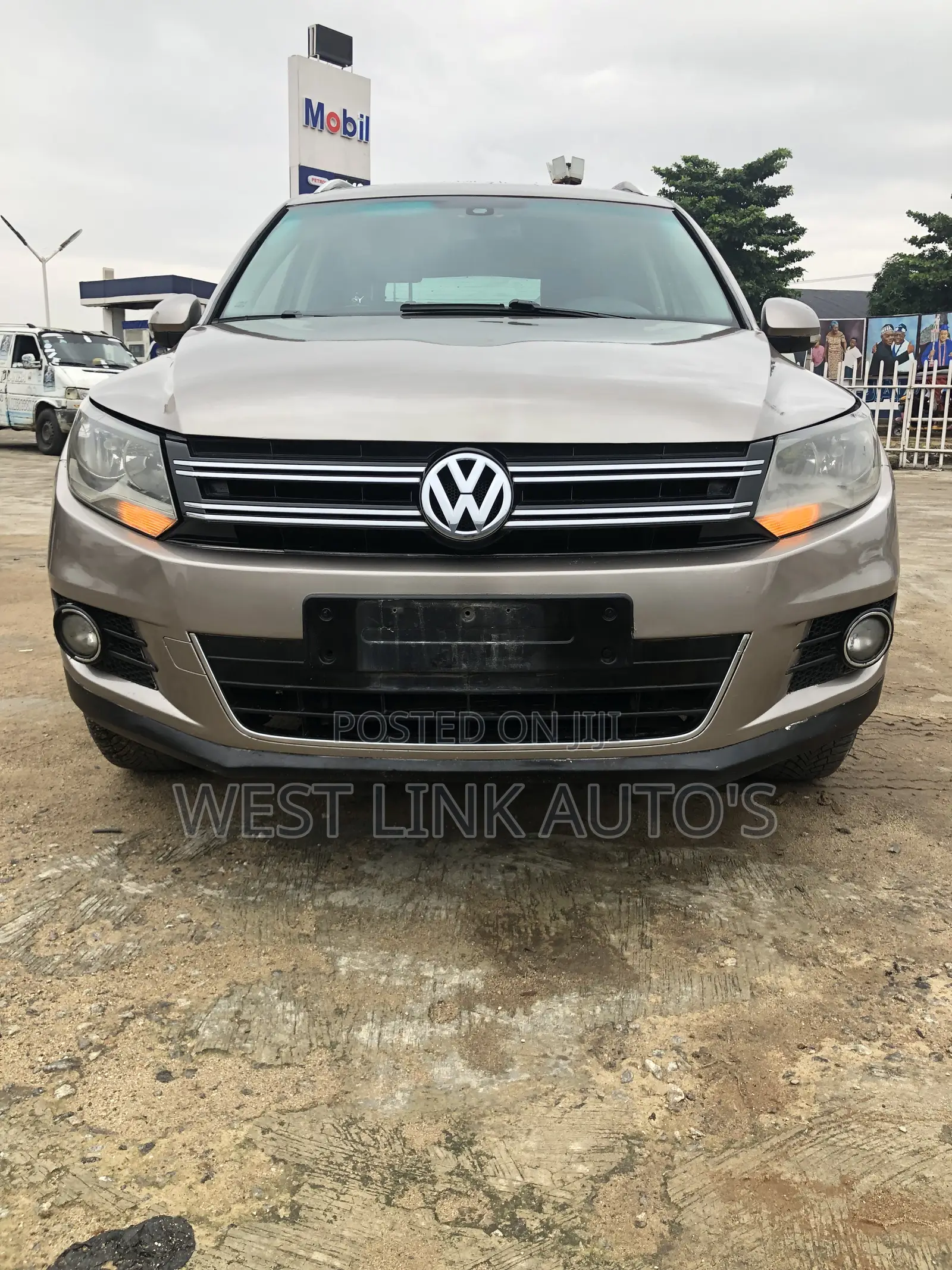 Volkswagen Tiguan S with Sunroof 2013