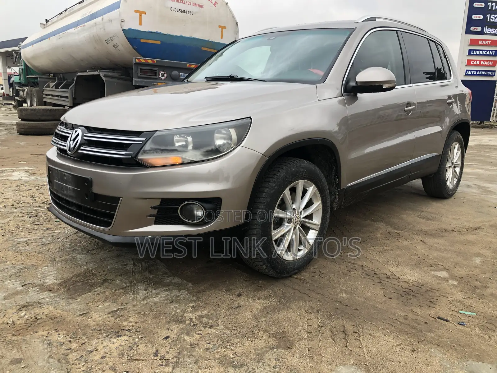 Volkswagen Tiguan S with Sunroof 2013