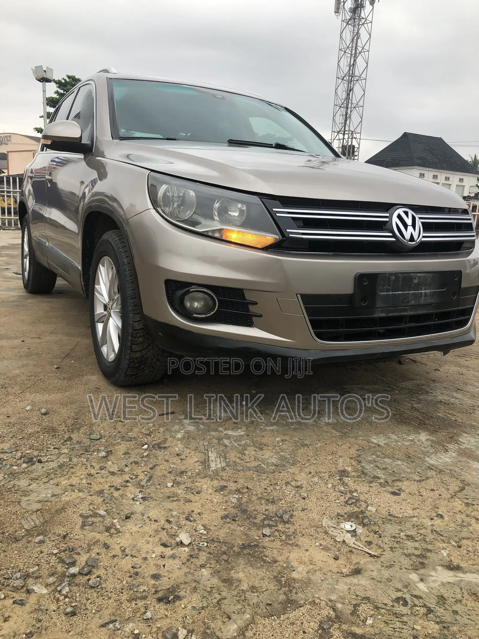 Volkswagen Tiguan S with Sunroof 2013