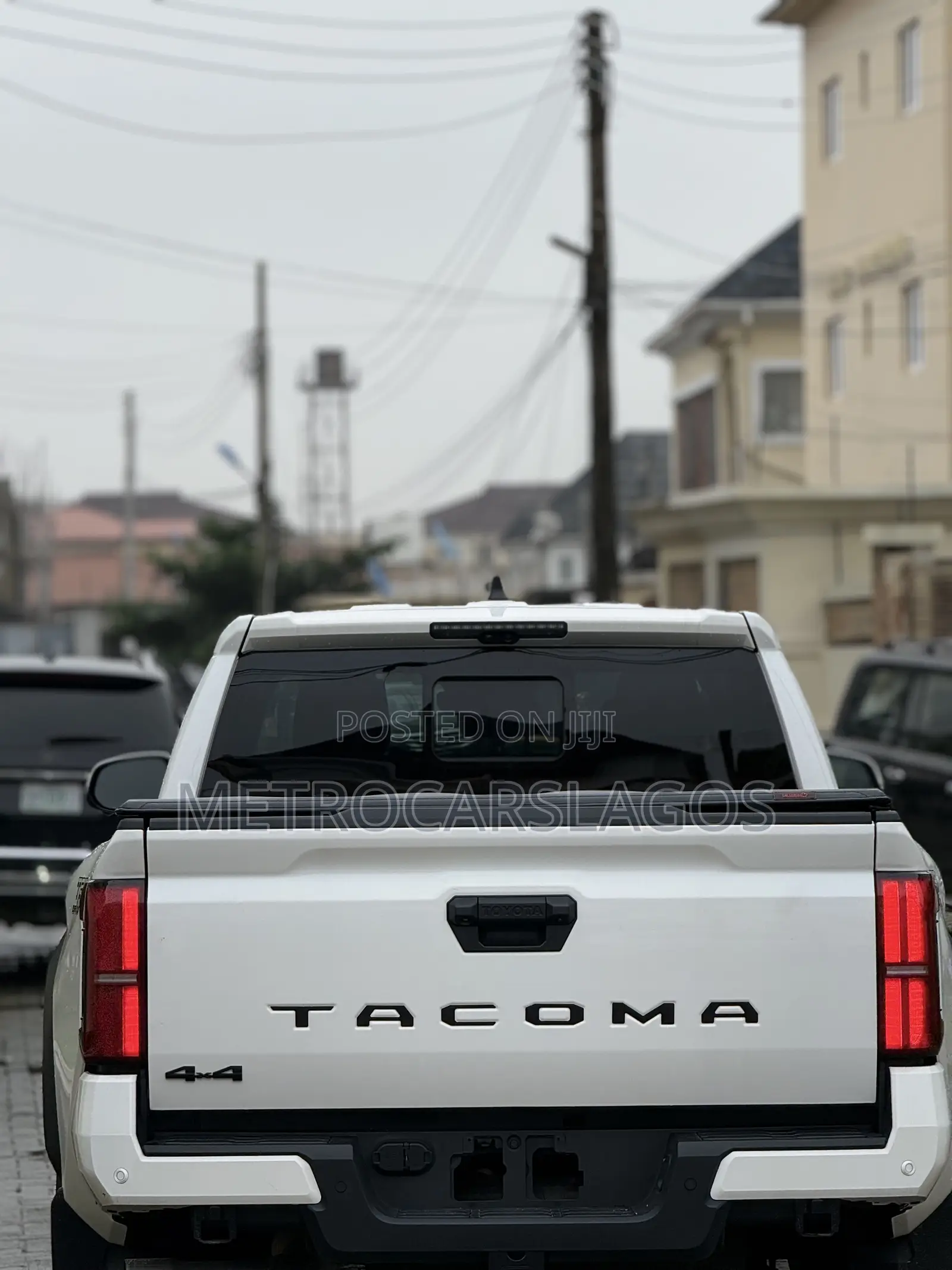 Toyota Tacoma 2024 White