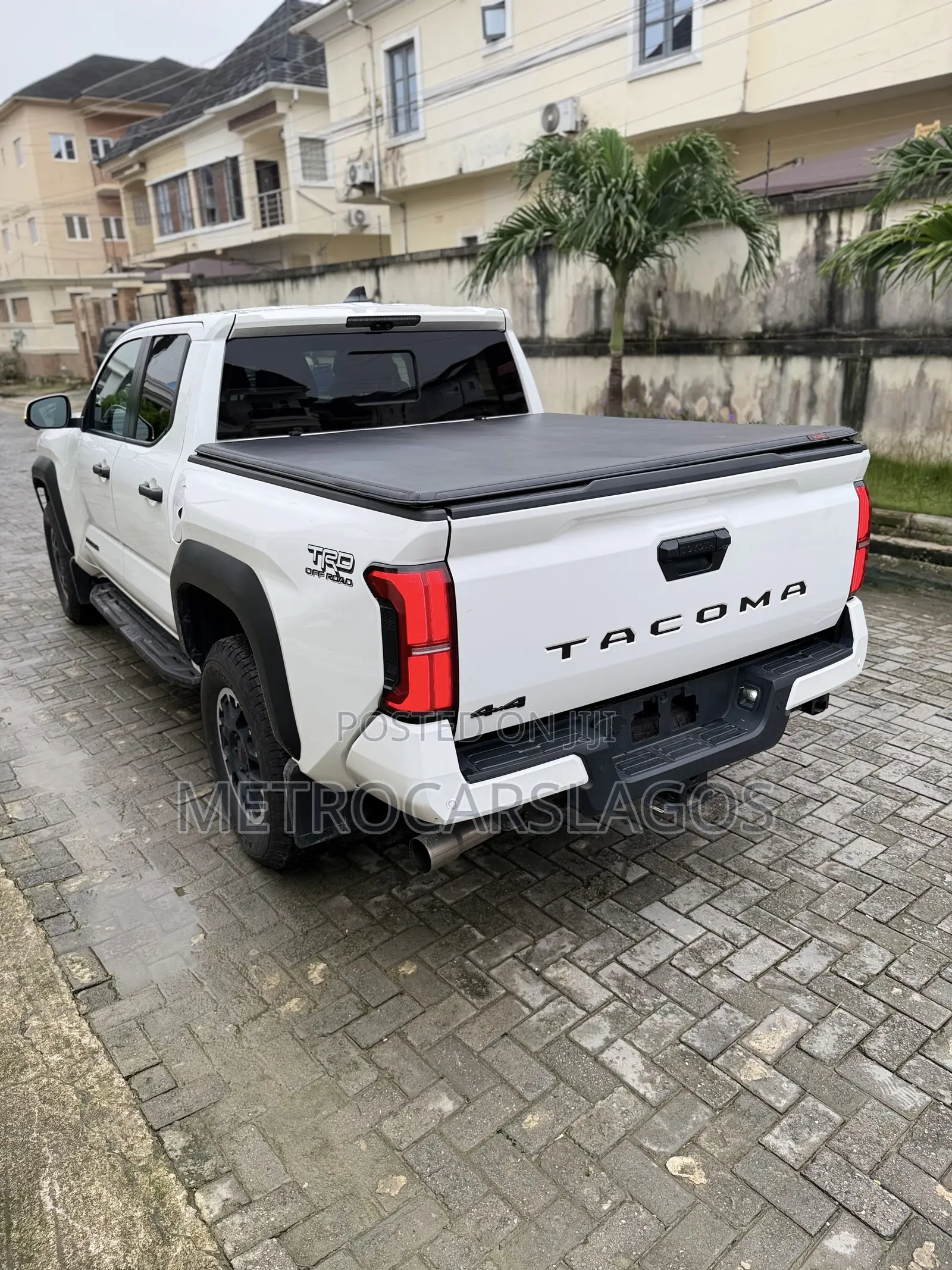 Toyota Tacoma 2024 White