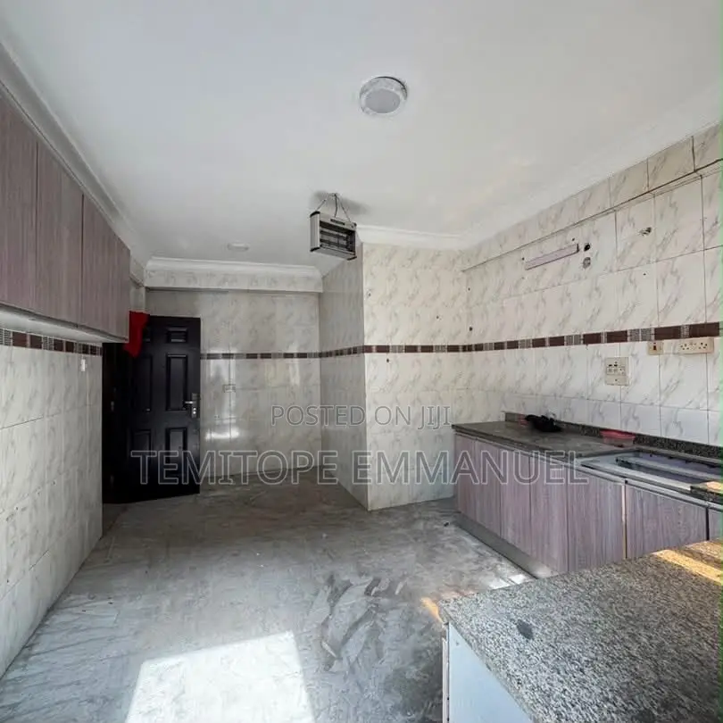 Furnished 4bdrm Duplex in Surulere for sale