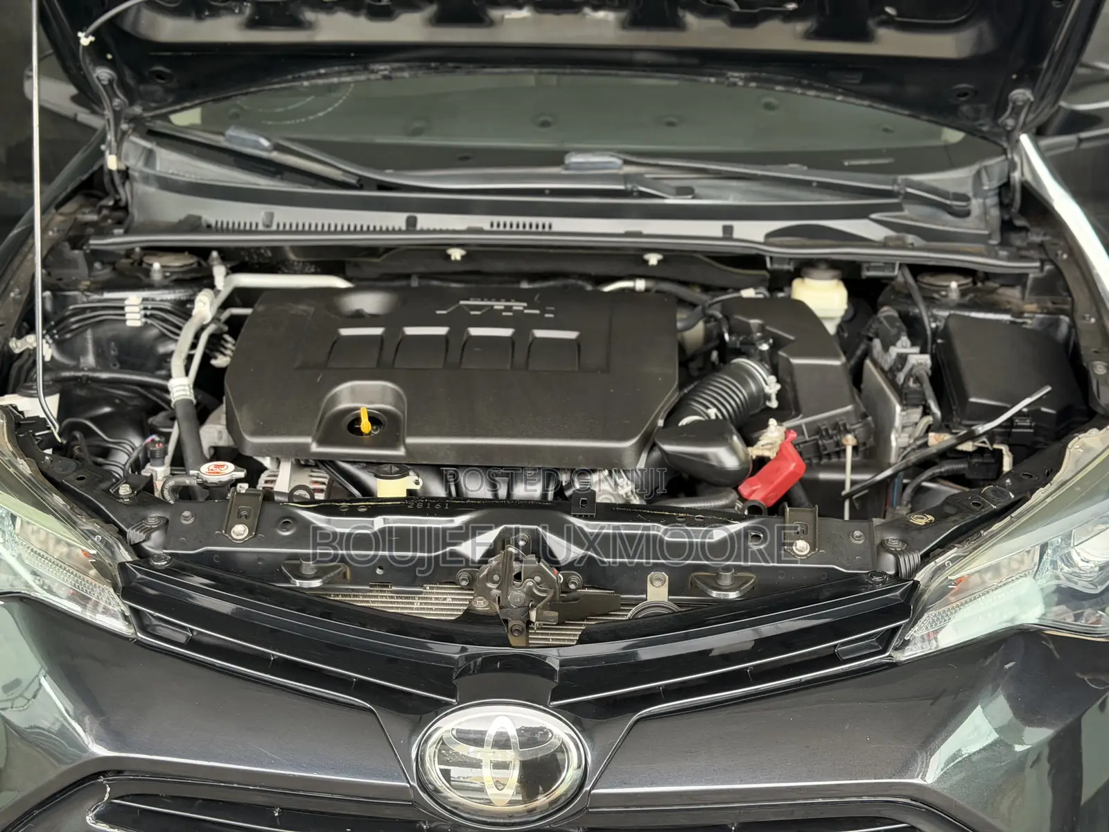 Toyota Corolla LE (1.8L 4cyl 2A) 2018 Gray