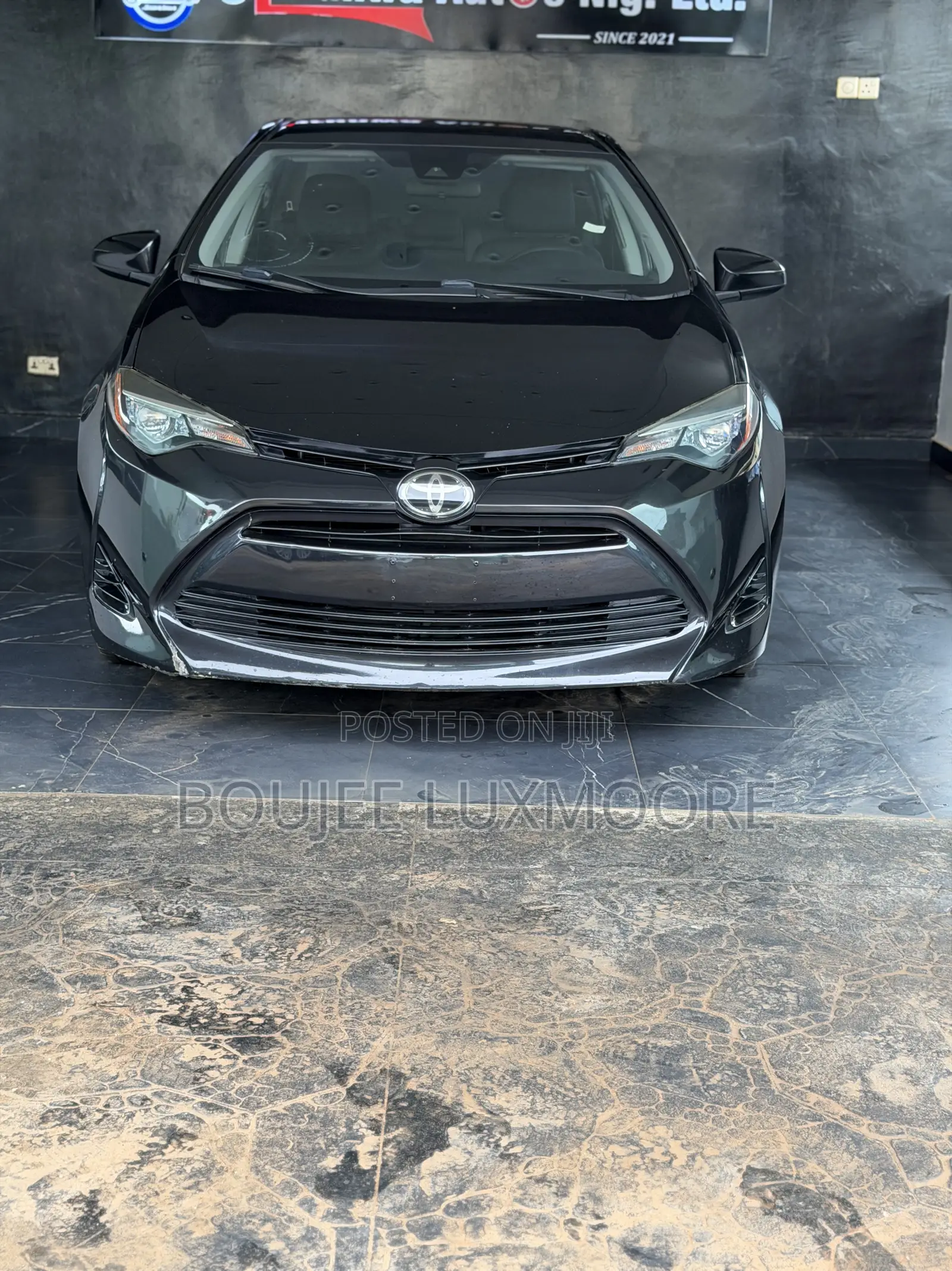 Toyota Corolla LE (1.8L 4cyl 2A) 2018 Gray
