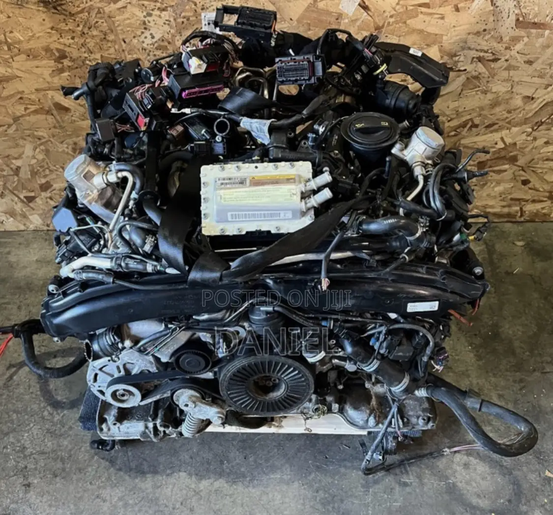 Bentley Bentayga Engine V8
