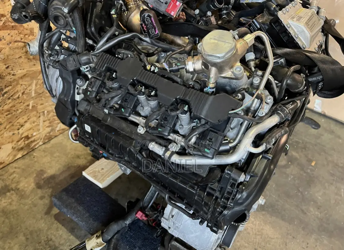 Bentley Bentayga Engine V8