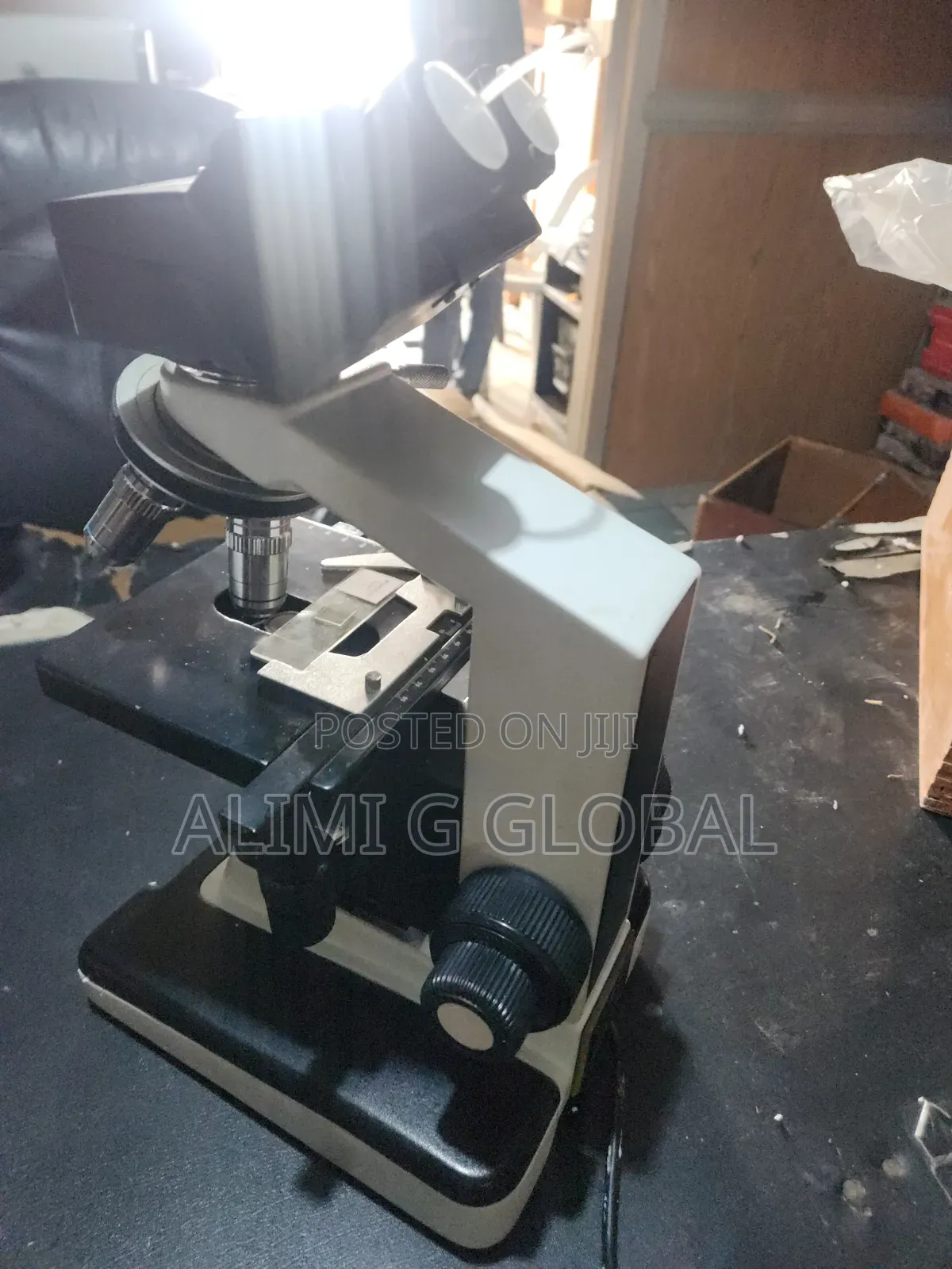Trinocular Microscope