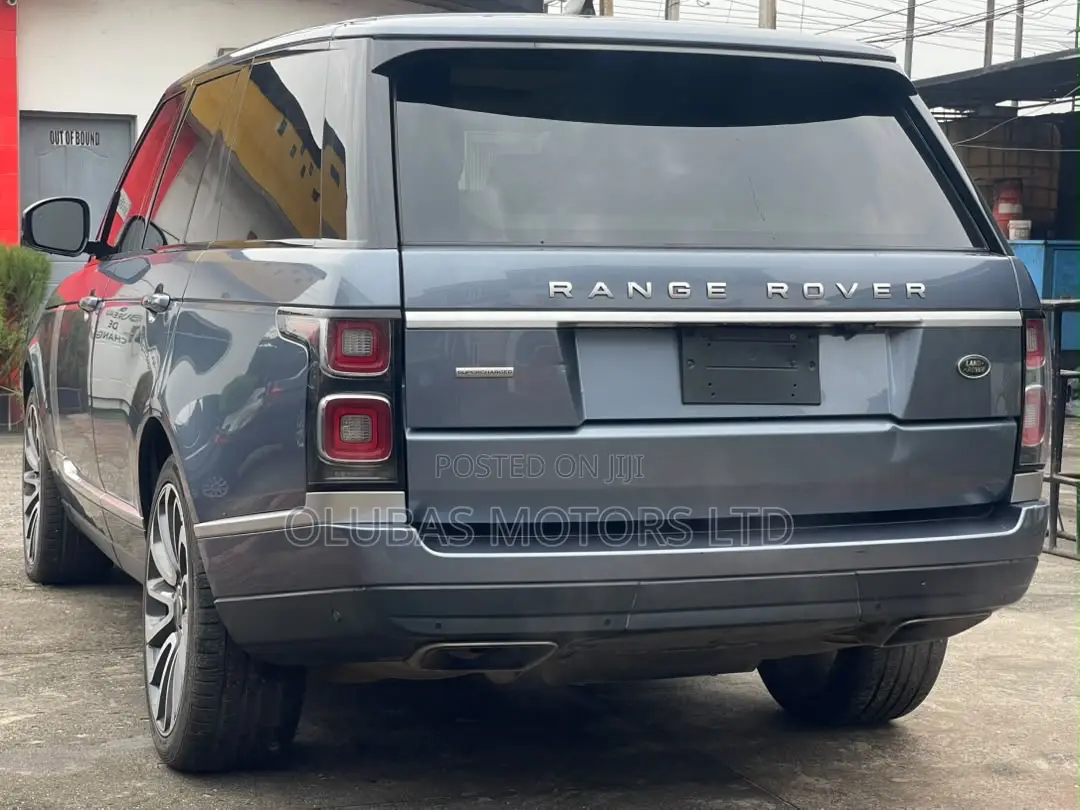 Land Rover Range Rover 3.0L V6 Supercharged 2019 Blue