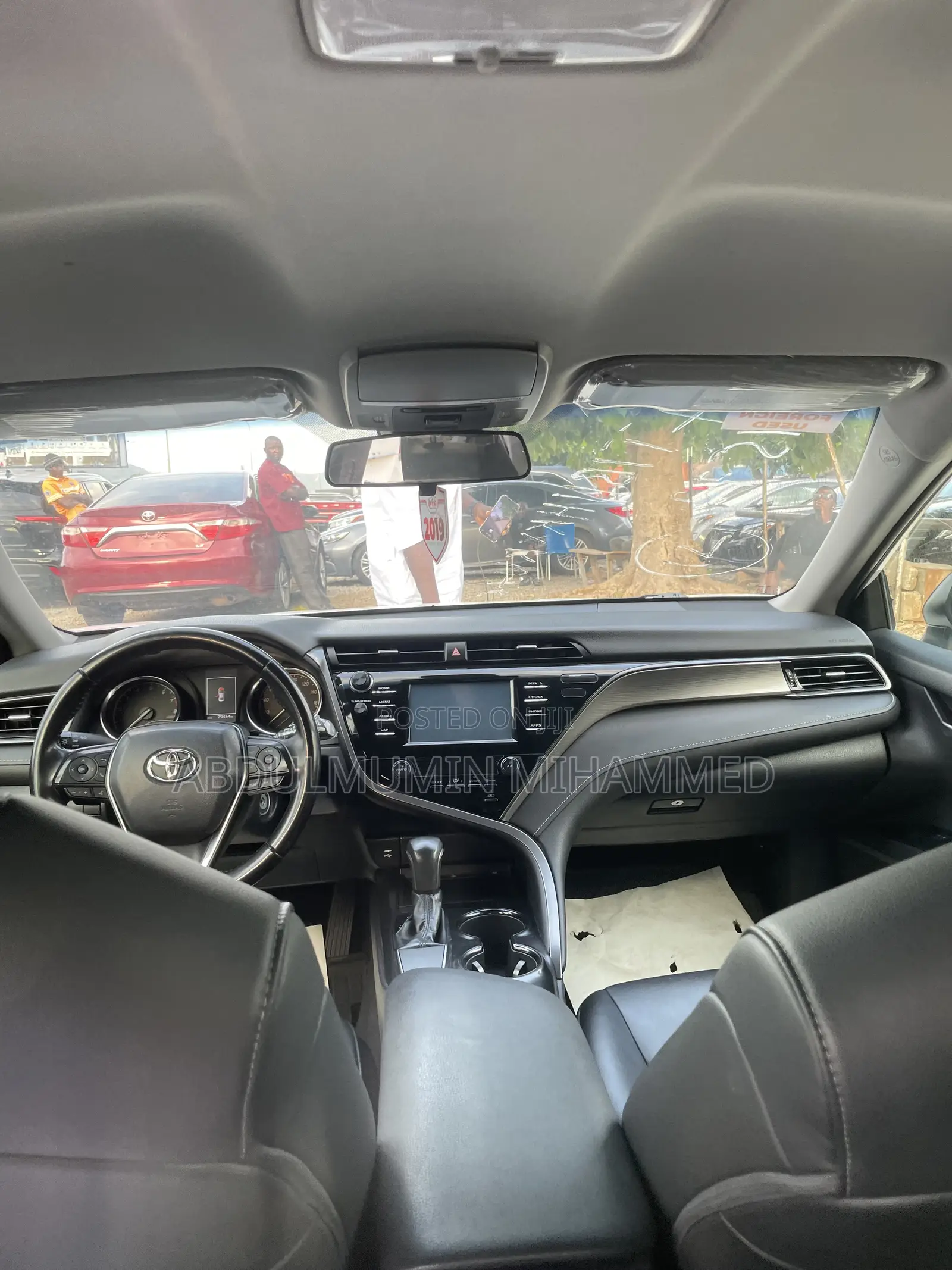 Toyota Camry SE (2.5L 4cyl 8A) 2019 White