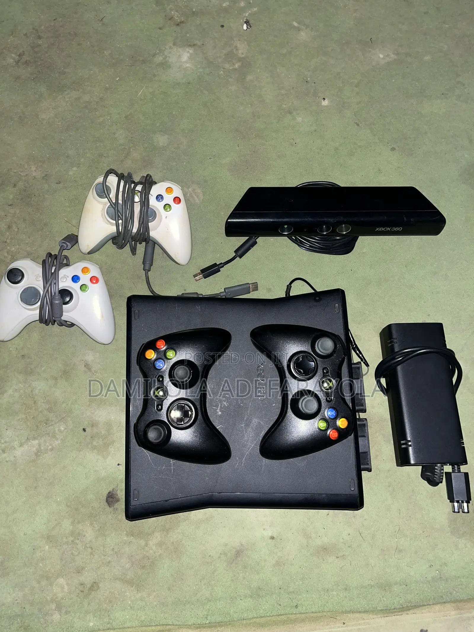 Xbox 360 Slim With Kinect, 13 Games and 4 Controllers