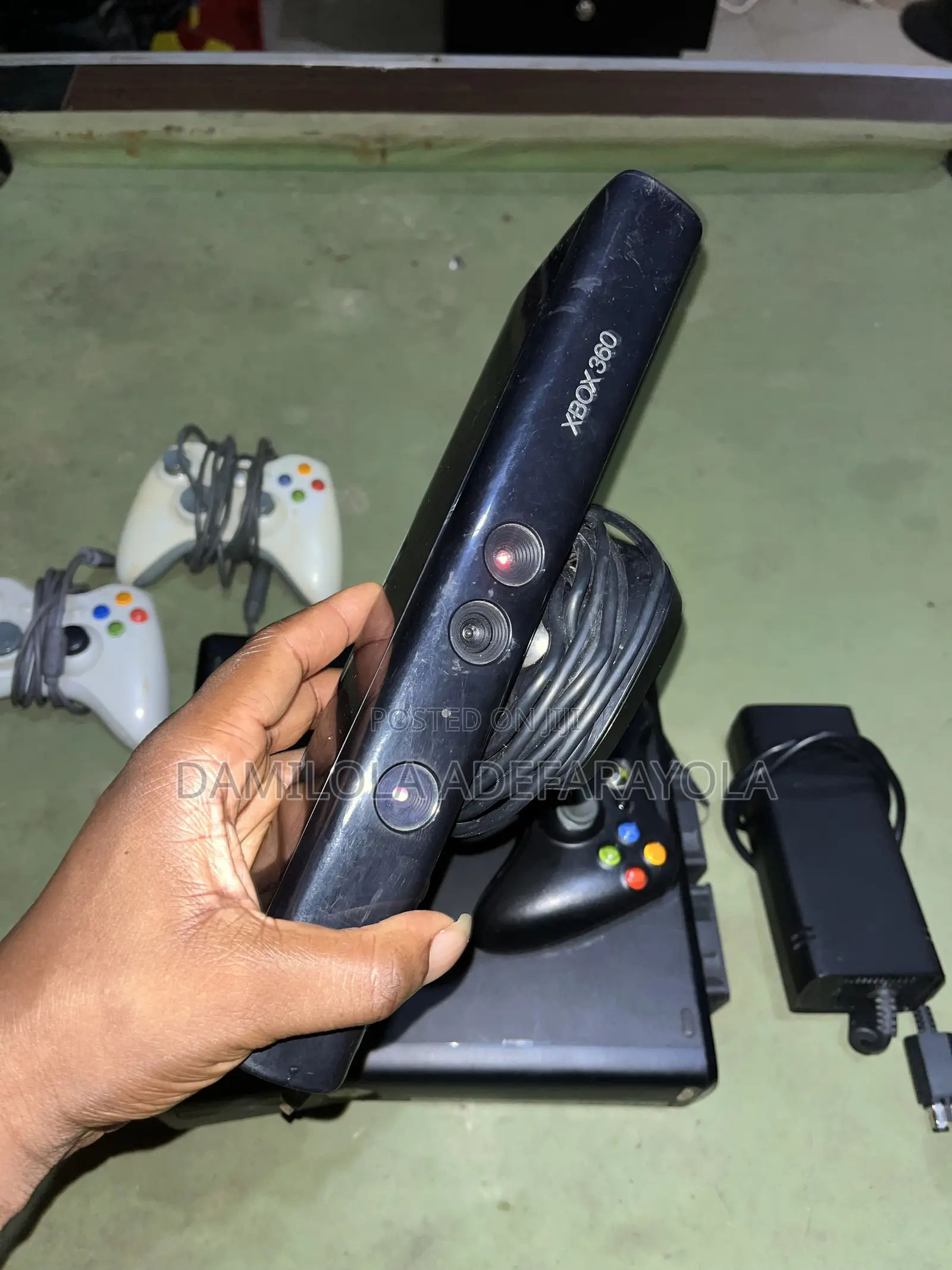 Xbox 360 Slim With Kinect, 13 Games and 4 Controllers