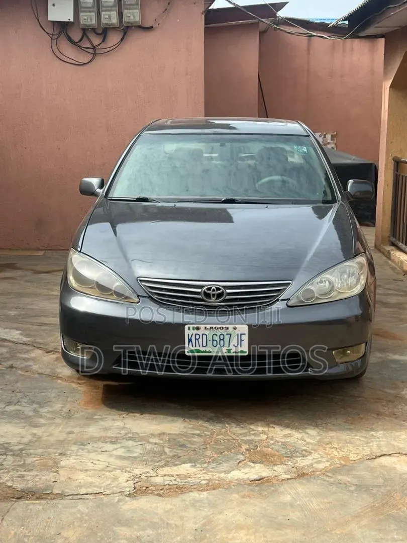 Toyota Camry LE V6 4dr Sedan (3.0L 6cyl 5A) 2005 Gray