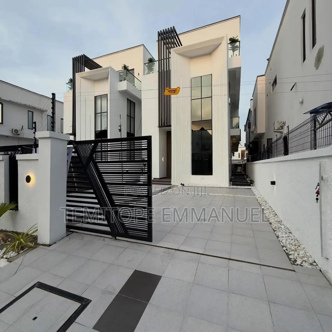 Furnished 5bdrm Duplex in Lekki for sale