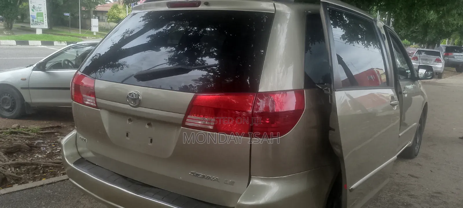 Toyota Sienna 2005 Gold