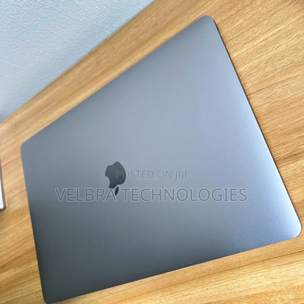 Laptop Apple MacBook Pro 2018 32GB Intel Core i9 SSD 512GB