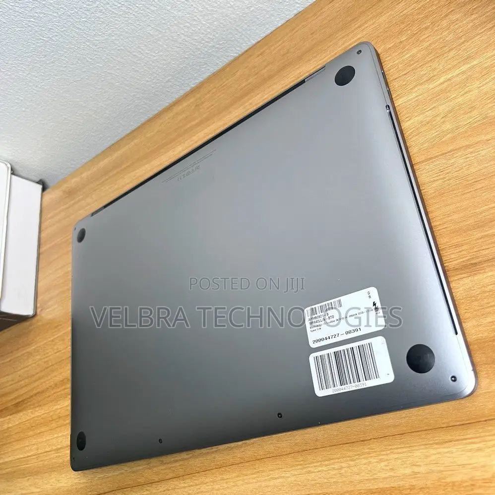Laptop Apple MacBook Pro 2018 32GB Intel Core i9 SSD 512GB