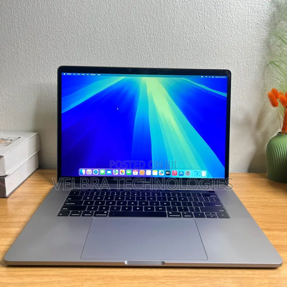 Laptop Apple MacBook Pro 2018 32GB Intel Core i9 SSD 512GB