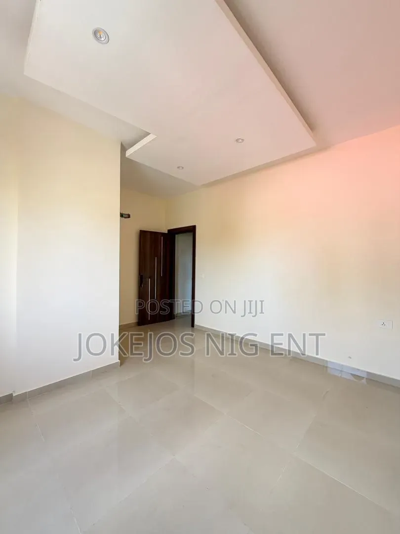 4bdrm Apartment in Victoria Island, Ahmadu Bello Way for sale