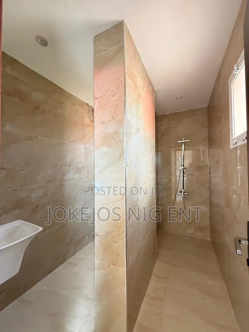 4bdrm Apartment in Victoria Island, Ahmadu Bello Way for sale