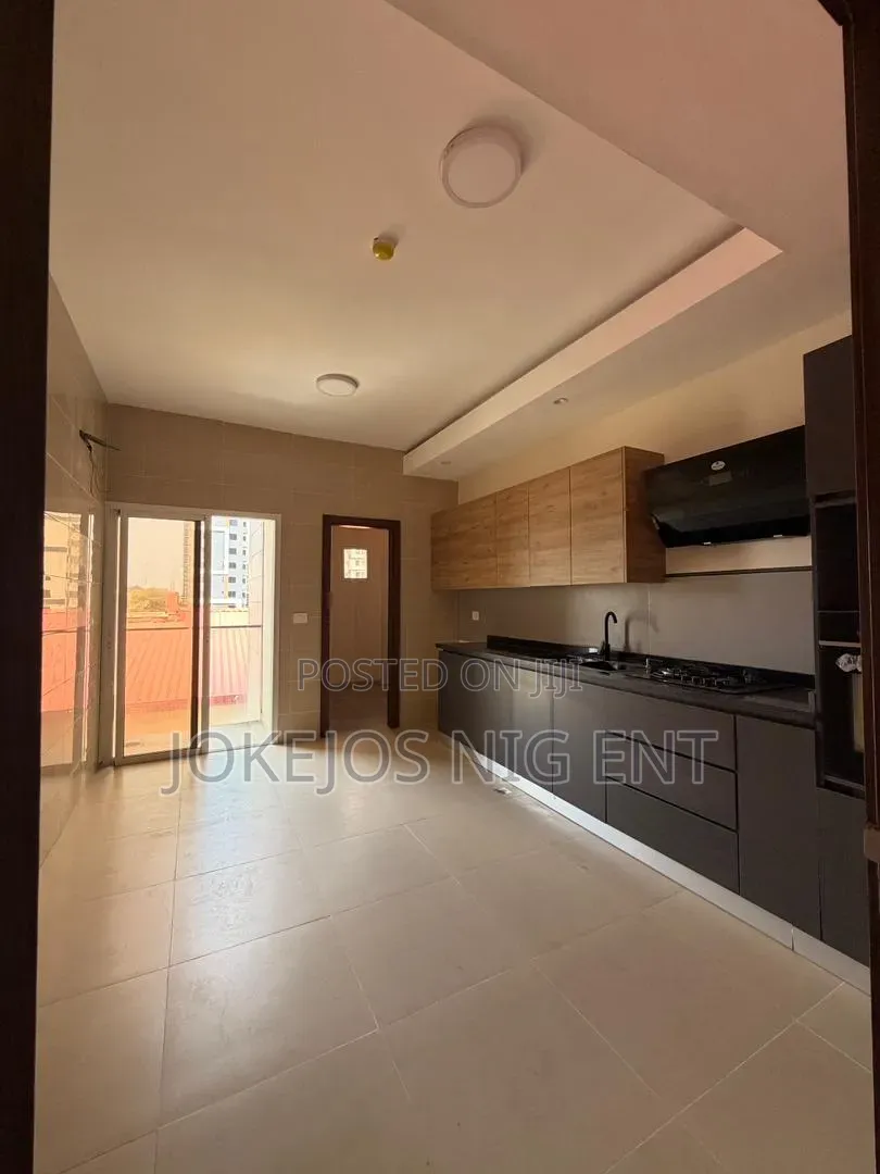 4bdrm Apartment in Victoria Island, Ahmadu Bello Way for sale