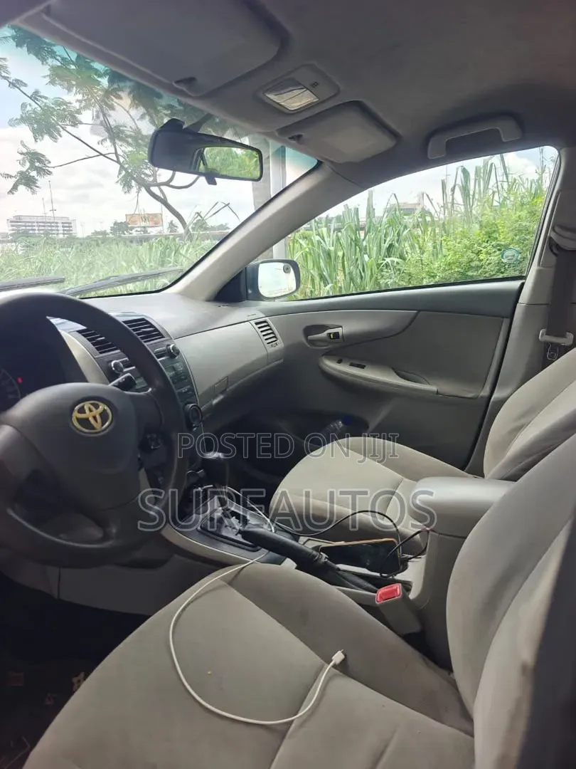 Toyota Corolla 2010 Blue