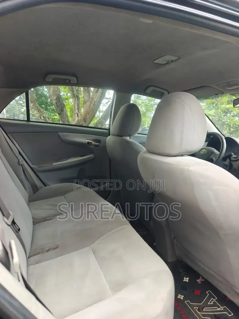 Toyota Corolla 2010 Blue
