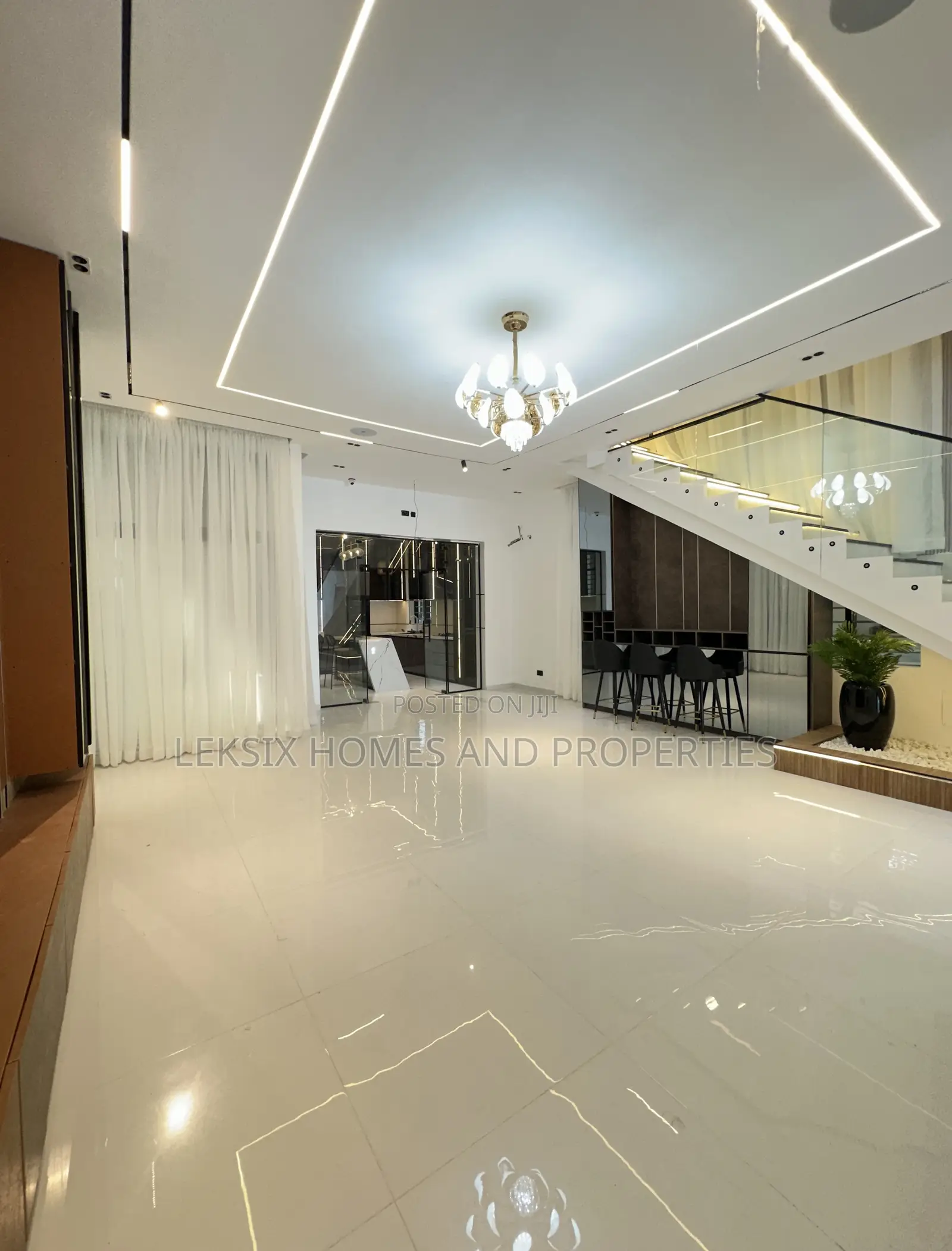 5bdrm Duplex in A Well Secured, Chevron for sale